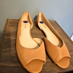 Nine West Nude Flats size 8.5
